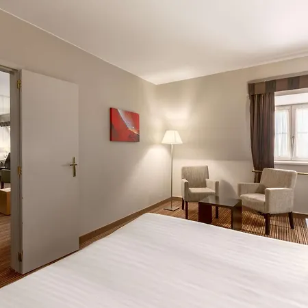 Hotel Nh Carrefour De L'europe 4*